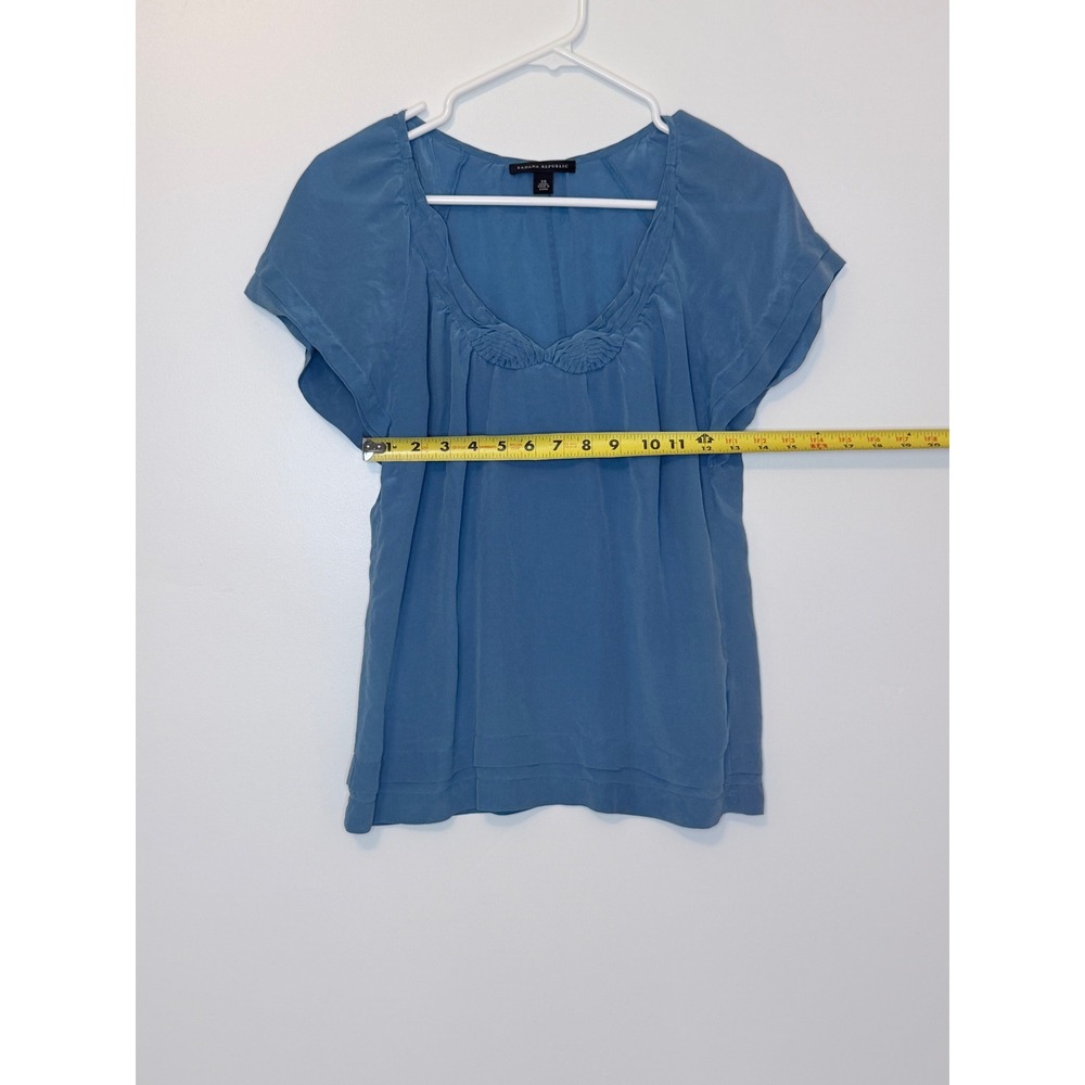 Banana Republic Silk Blouse Blue Pleated Ruffle Neck Short Sleeve XS - Picture 2 of 5